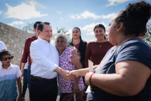 Díaz Mena inicia circuitos hídricos en Mérida