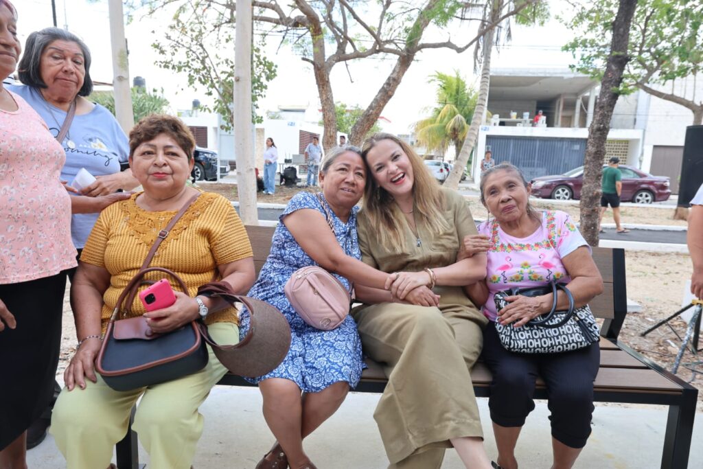 Ayuntamiento entrega parque renovado en Mérida