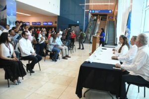 Aeropuerto de Mérida fortalece atención a discapacidad invisible