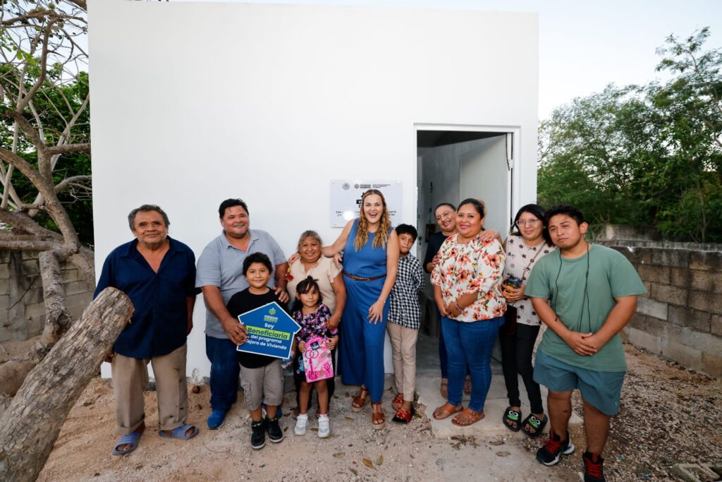 Mérida mejora hogares con programa social