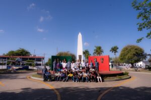 Jóvenes de Casa Otoch conocen base aérea militar