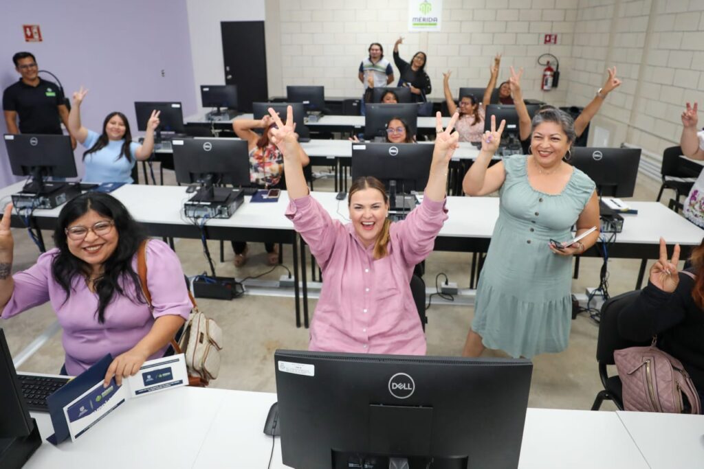 Mérida impulsa licenciaturas gratuitas para mujeres