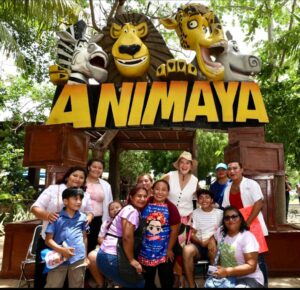 Animaya se llena de color en su aniversario