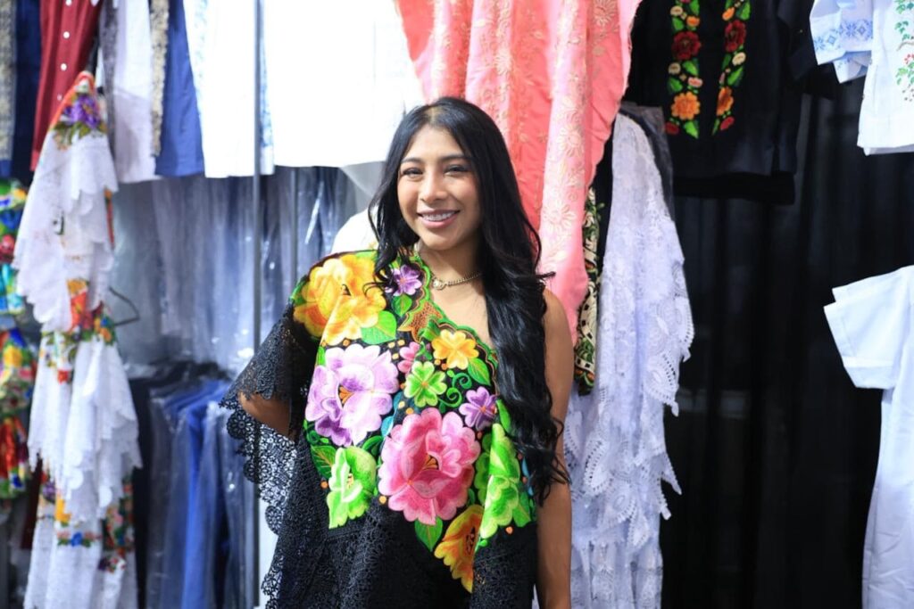 Guayaberas y bordados impulsan ventas yucatecas en CDMX