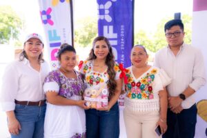 DIF Yucatán entrega cerdos y apoyos productivos