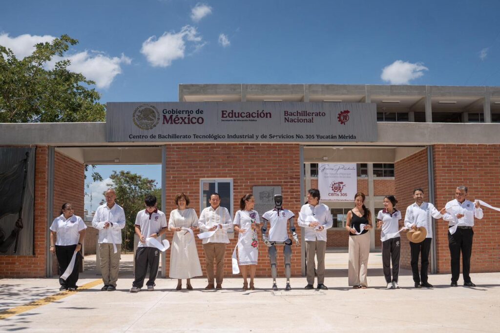 Sheinbaum inaugura CBTis con carreras del futuro