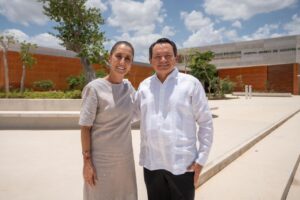 Claudia y Joaquín firman convenio IMSS-Bienestar