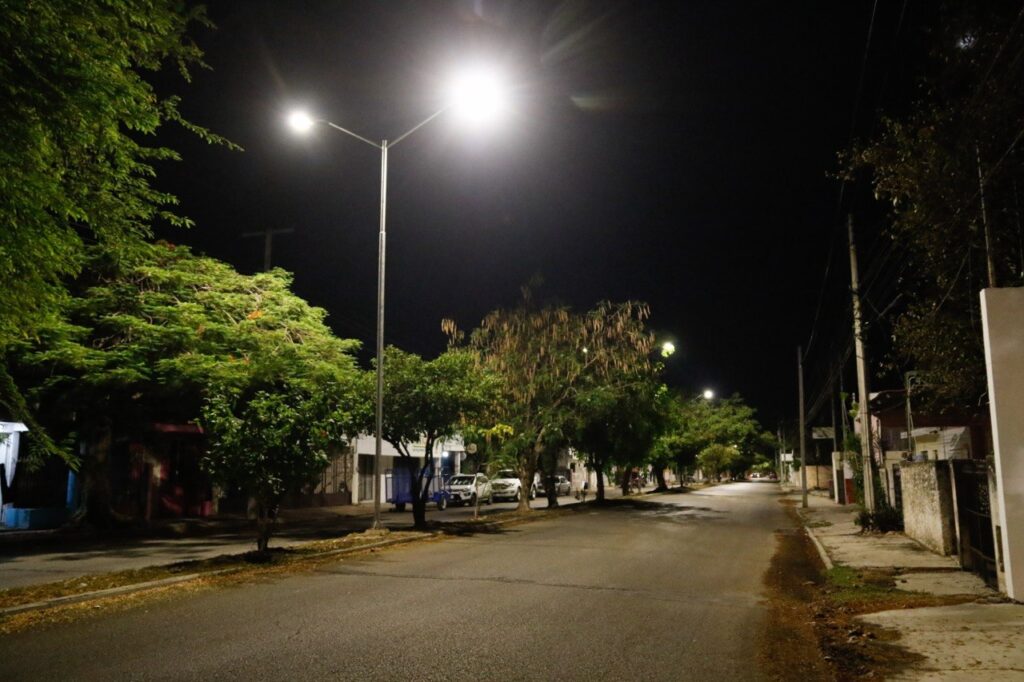 Mérida alcanzará iluminación LED sin deuda pública