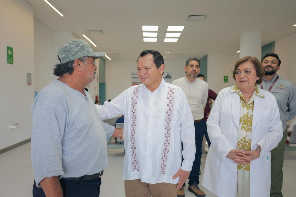Joaquín Díaz verifica servicio en nuevo hospital