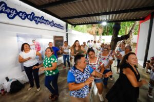 Mérida amplía oportunidades educativas en Miraflores
