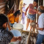 Familias yucatecas aprenden a construir fogones