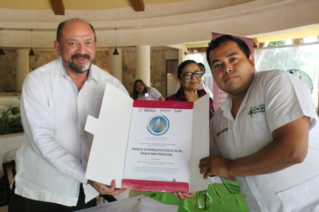 Sefotur reconoce calidad en servicios turísticos yucatecos