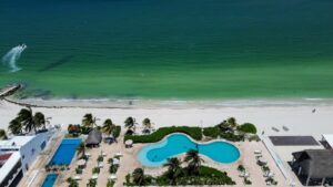 Costa Club Isstey ofrece playa y albercas
