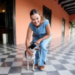 Cecilia Patrón invita a adoptar mascotas