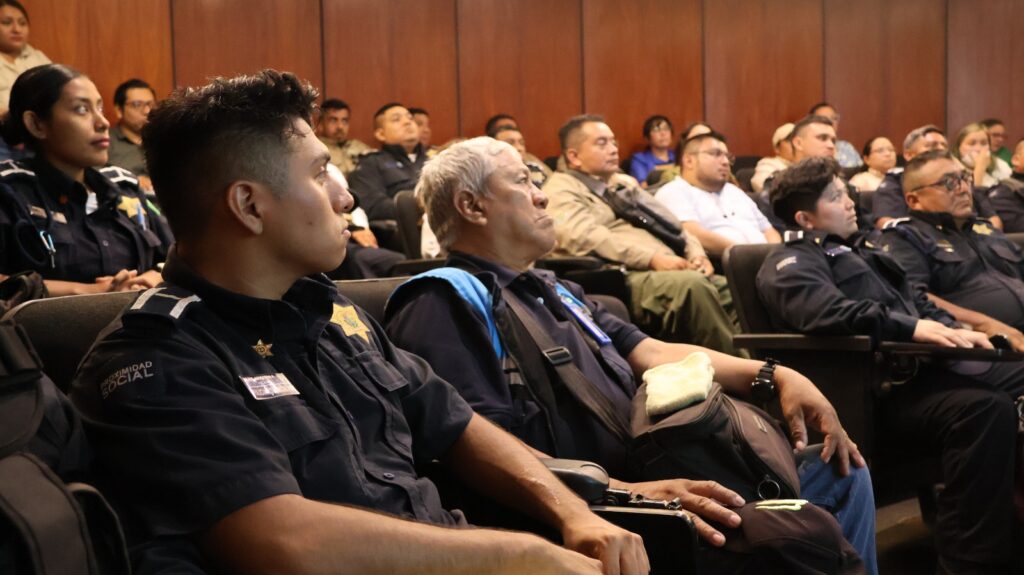 Policía Municipal de Mérida actualiza a sus agentes