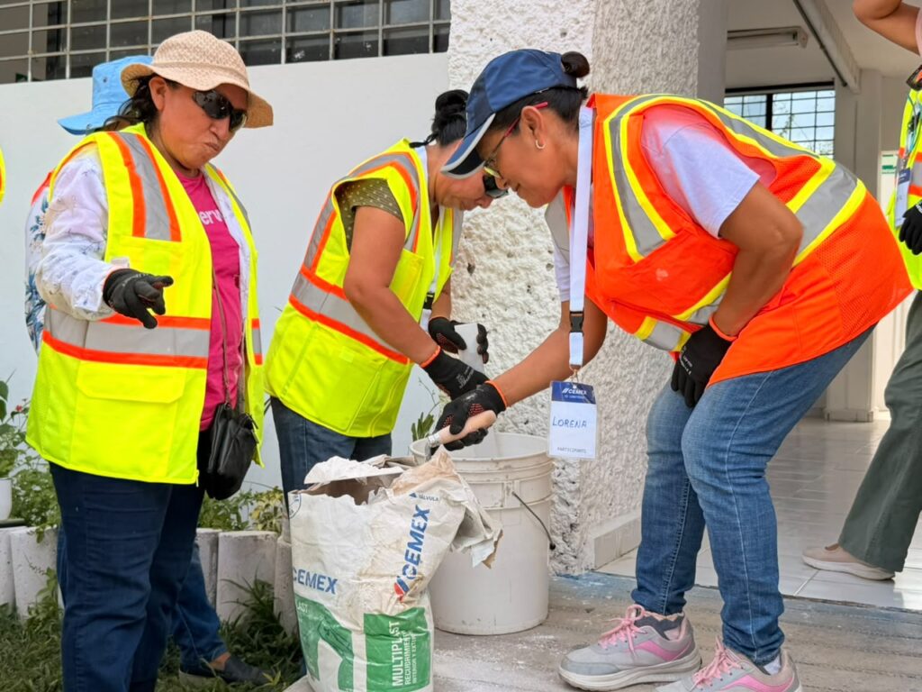 Cecilia Patrón fortalece mujeres con capacitación