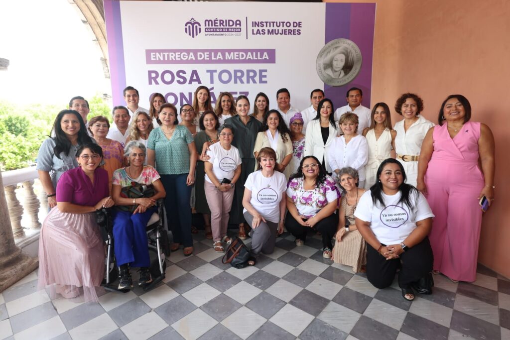 Cecilia Patrón premia liderazgo femenino