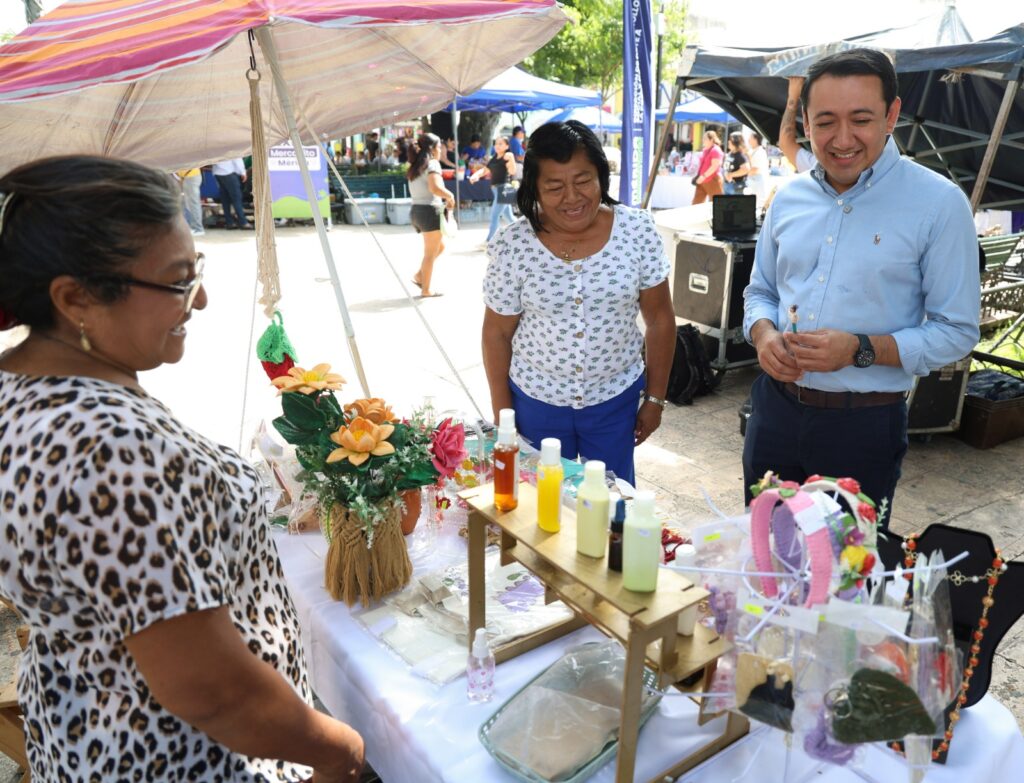 Cecilia Patrón promueve productos hechos en Mérida