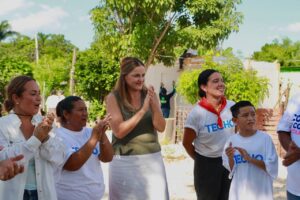 Cecilia Patrón transforma hogares para 10 familias