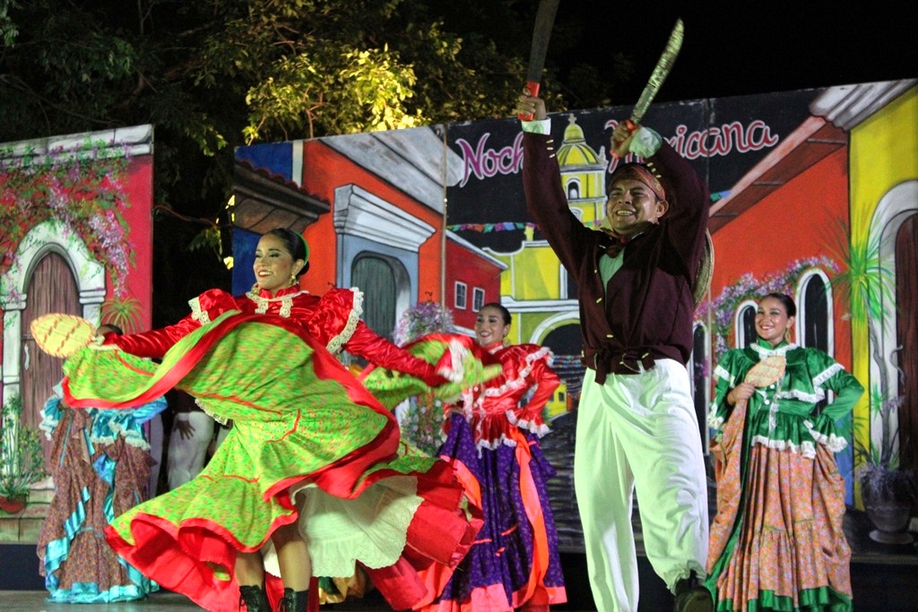 Cecilia Patrón reúne folclor nacional en Noche Mexicana