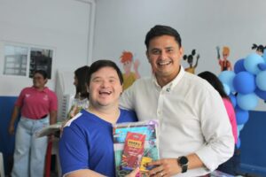 Cecilia Patrón impulsa donación de útiles escolares