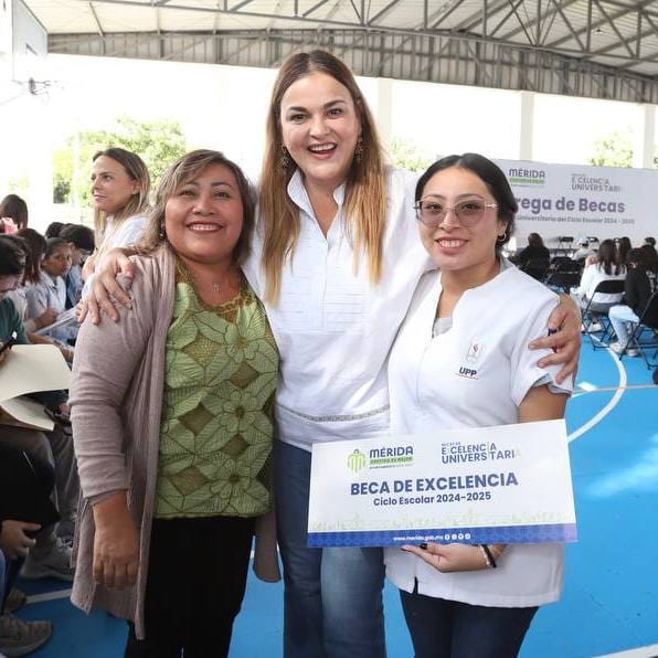 Cecilia Patrón apoya con becas a estudiantes destacados