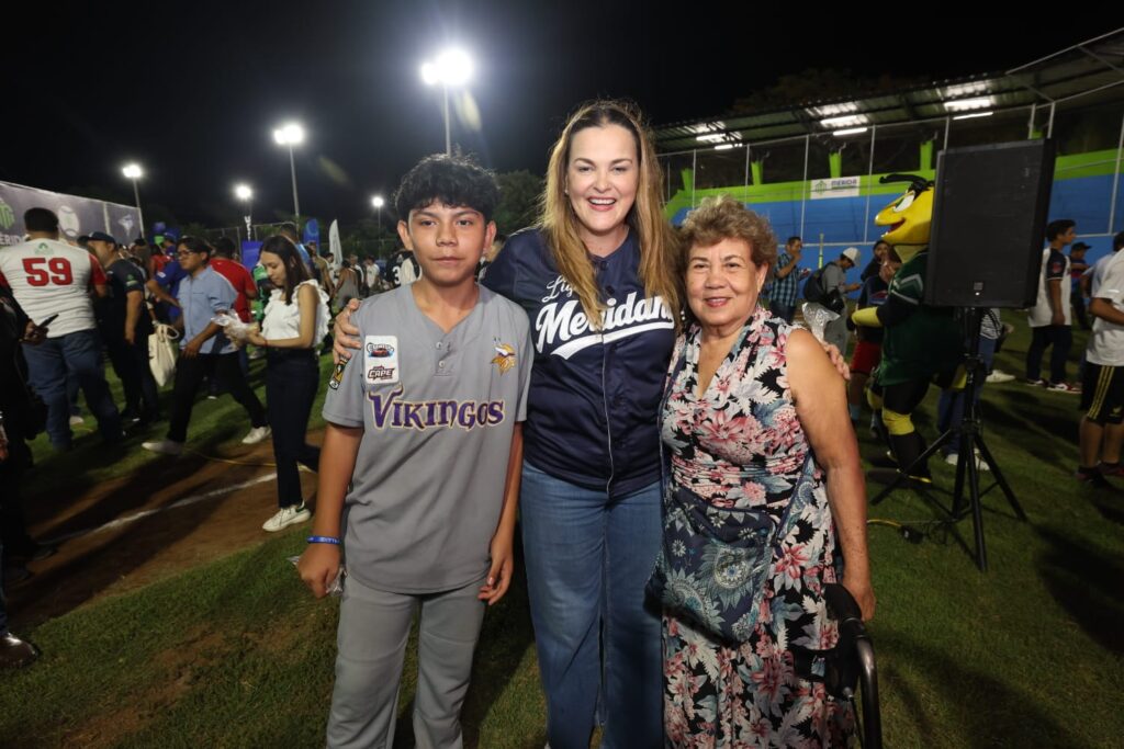 Cecilia Patrón lleva talento y béisbol a las familias