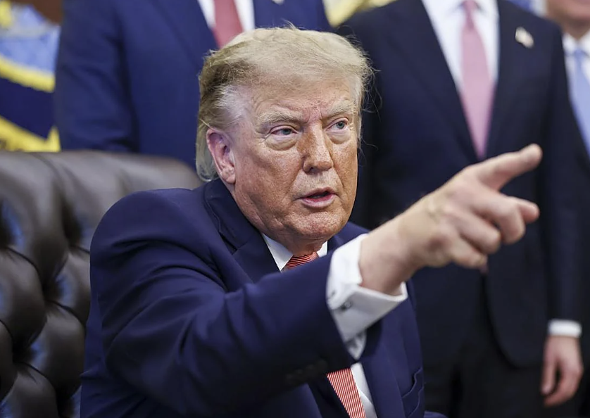 Trump solicita a la Corte Suprema reactivar la construcción del muro fronterizo en Texas