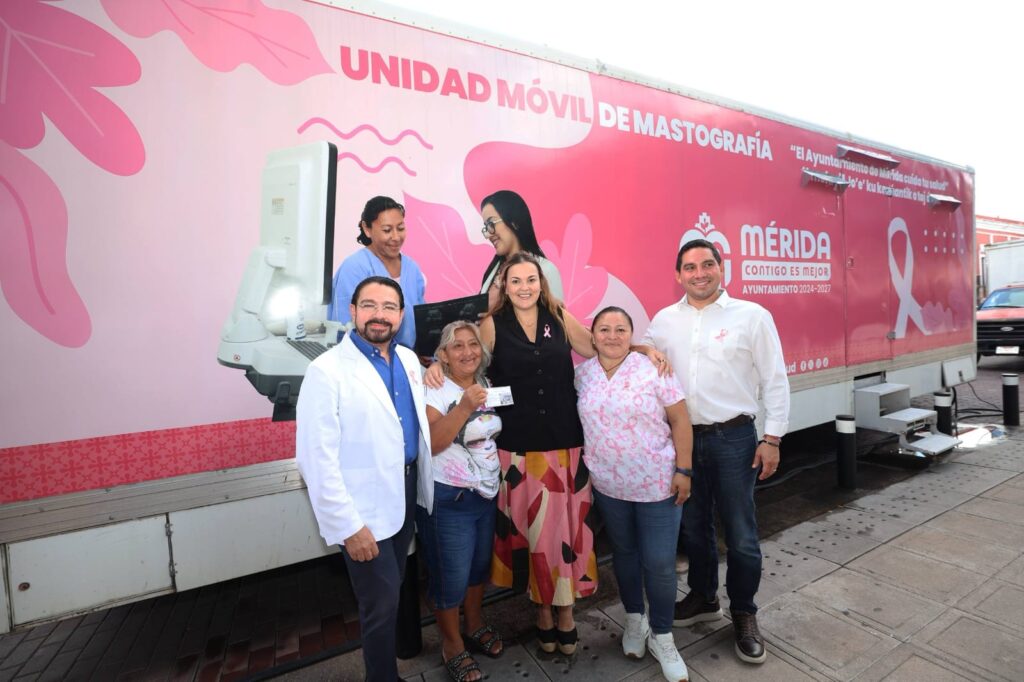 Cecilia Patrón, realizó una visita al Mastógrafo Municipal