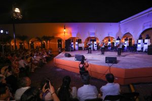 Mérida rehabilita Santa Lucía sin suspender sus tradicionales serenatas