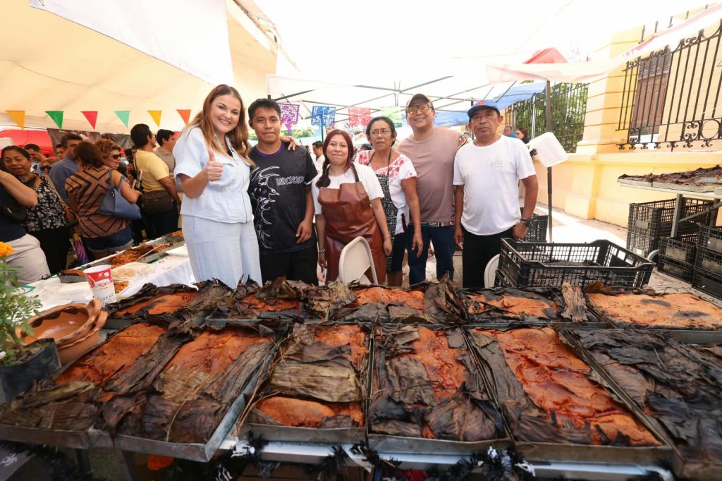 Feria del Mucbipollo supera expectativas en el barrio de San Sebastián