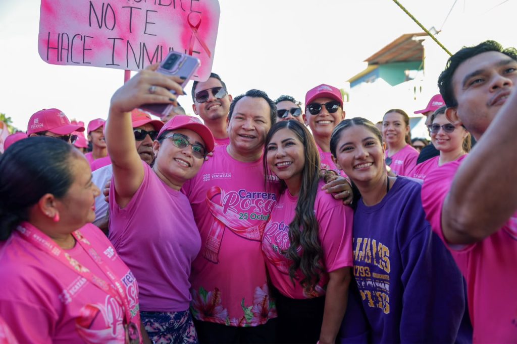 Carrera Rosa combina deporte y prevención en Telchac Puerto